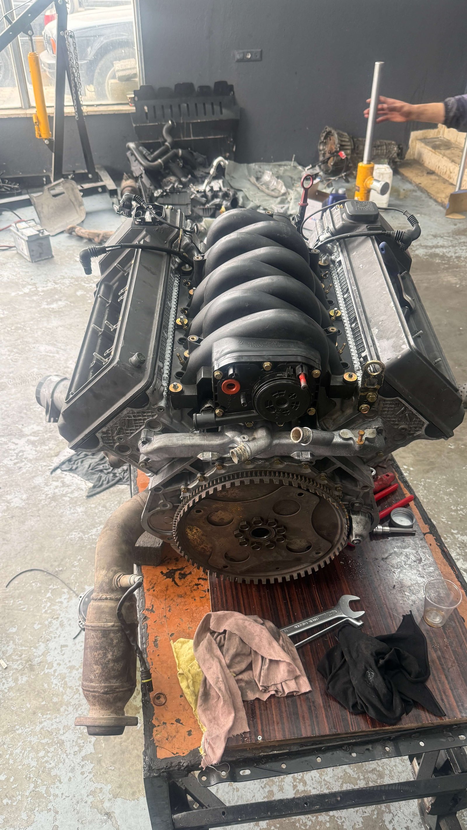 Motor volan tarafı işlem görünümü