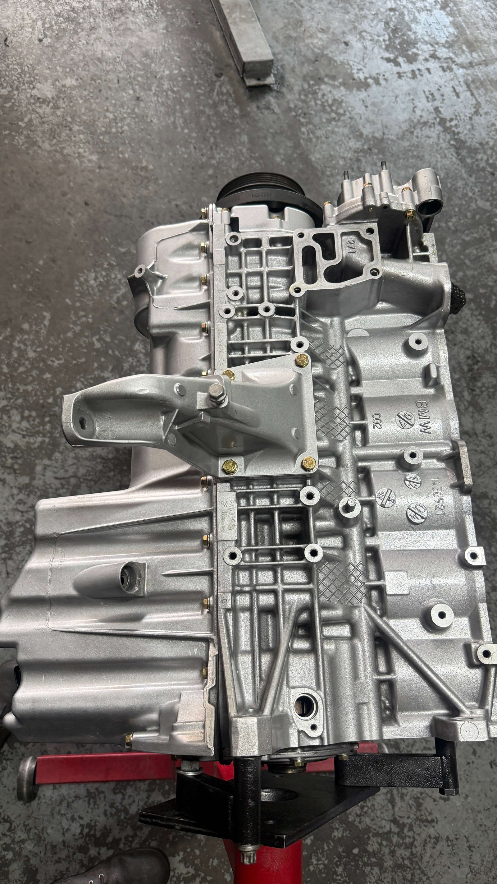 BMW V12 motor bloğu detay